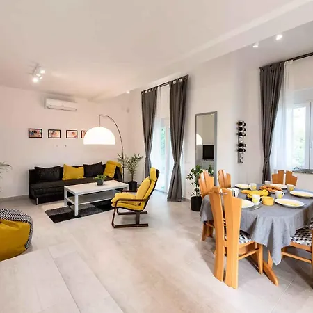 In 49910 Holiday home *